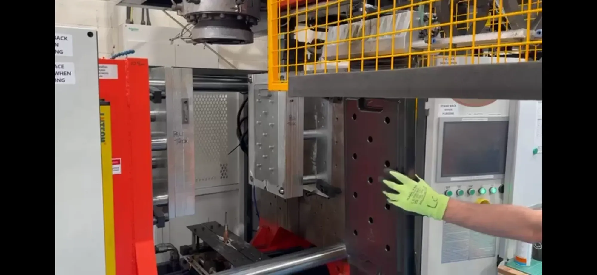 Peli BioThermal cold-chain part on the JWELL blow moulder